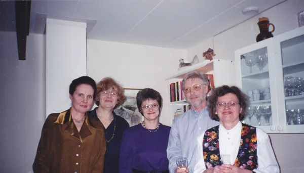No kreisās: Ilze Fokerote, Baiba Bērztīsa, Rudīte Andersone, Zviedrijas kolēģis, Lena Lofg